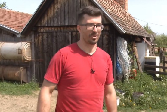 Ostavio Banjaluku i vratio se na selo: Sad šiša ovce (VIDEO)