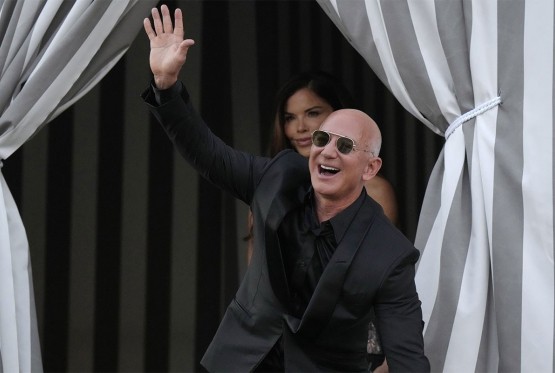 Džef Bezos najavio ogroman projekat u svemiru: Nadmašiće one na Zemlji
