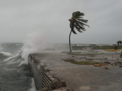 Uragan Melisa pogodio Jamajku, evakuacija obavezna na delovima Bahama