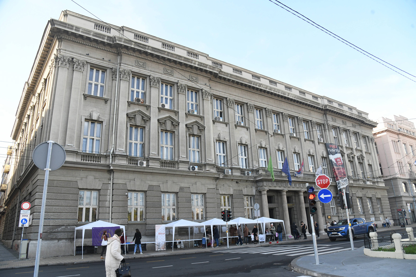 Studenti Filološkog fakulteta: Informer da prestane da narušava dostojanstvo žrtve – Društvo