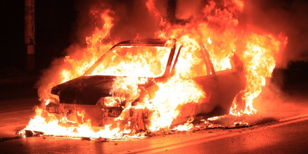 Policija identifikovala vlasnika zapaljenog bmw-a na Mirijevu