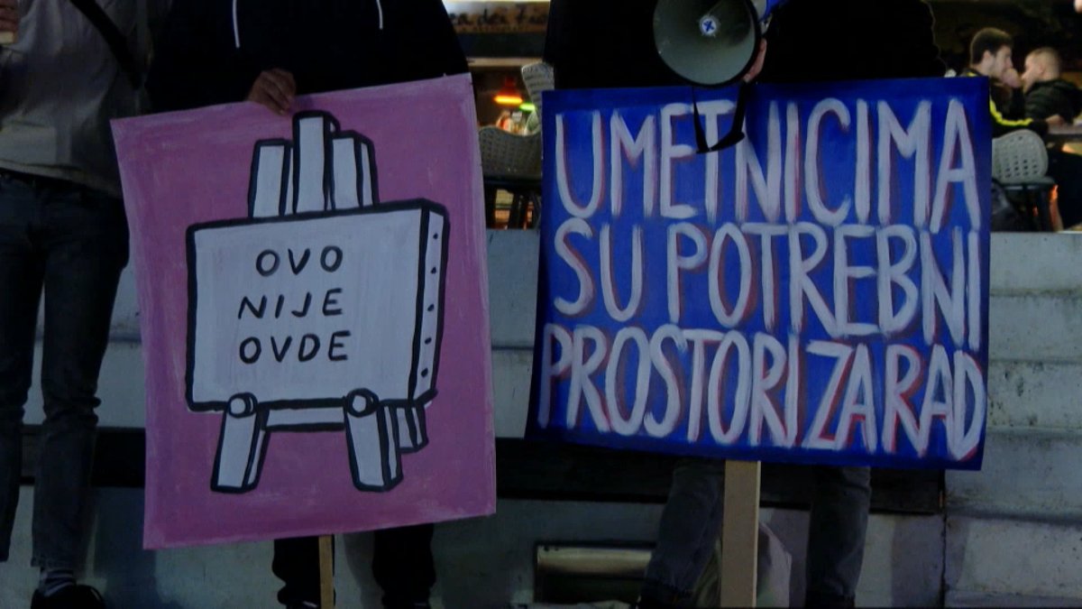 Zabaranjena predstava „Naši dani“ održana uz ovacije u Čačku – Vesti iz Srbije, regiona i sveta