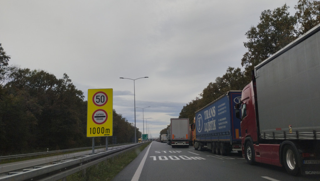 Teretnjaci čekaju dva sata na izlazu iz Srbije