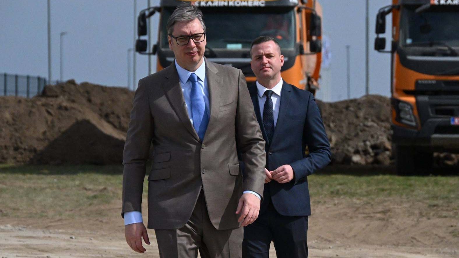 Da li naftna kriza u Srbiji i svetu može da ubrza ili uspori Vučića da raspiše izbore? – Politika
