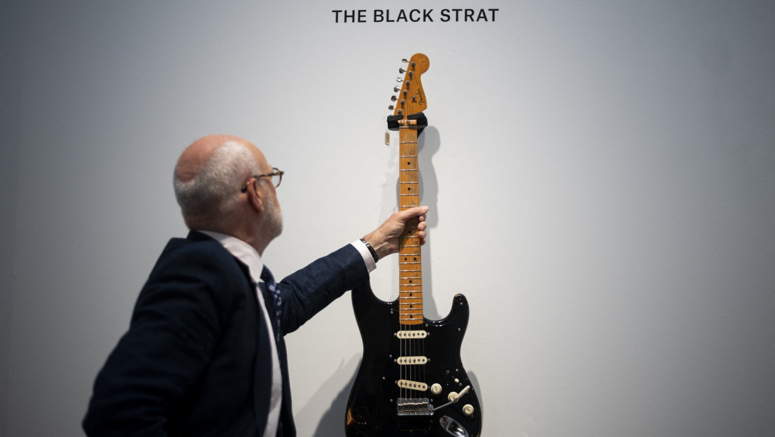 Na aukciji prodata gitara Pink Flojda