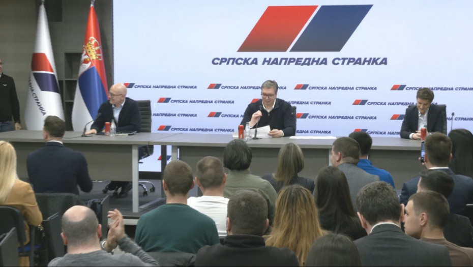Vučić o istraživanju i podršci SNS-a