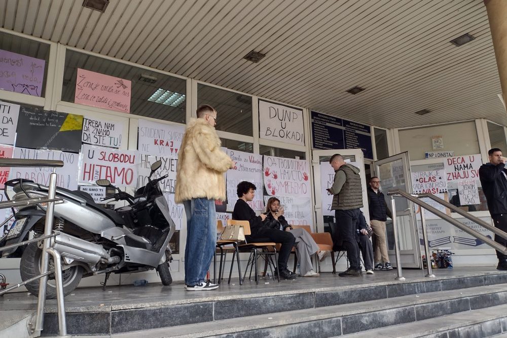 Niko nije sam: Studenti Pravnog fakulteta u Kragujevcu podržali uhapšene kolege u Novom Pazaru
