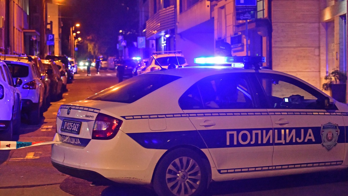 OBOREN MOTOCIKLISTA Saobraćajna nesreća u Zemunu: Po putu vidljive krhotine od pada