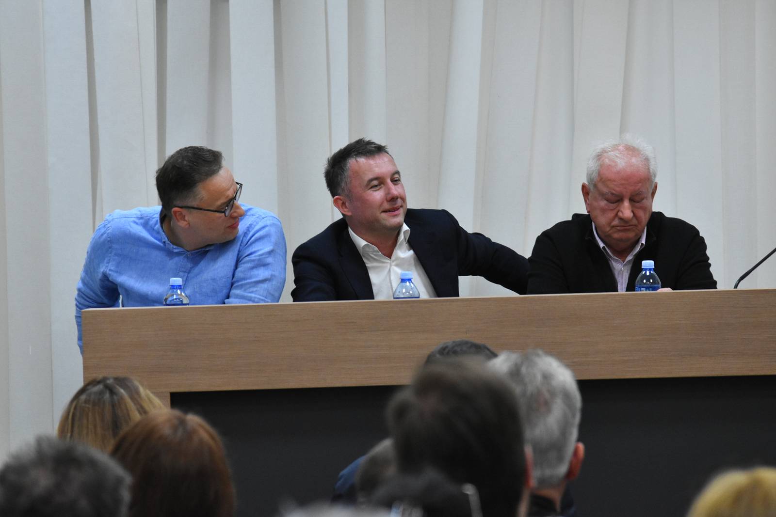 Tribina u Nišu: Sporiji ekonomski rast svakog građanina koštao do milion dolara – Ekonomija