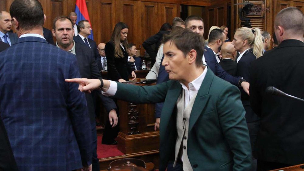 Kada bi im Vučić naredio, poslanici SNS bi izglasali da je zemlja ravna ploča: O izjavi Brnabić da opozicija u parlamentu vodi rijaliti politiku – Politika