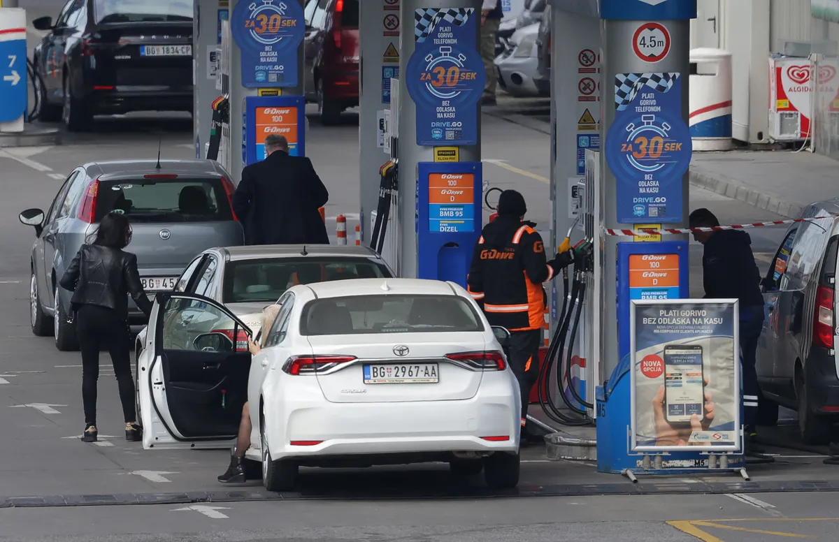 Poskupeli i dizel i benzin: Objavljene nove cene goriva