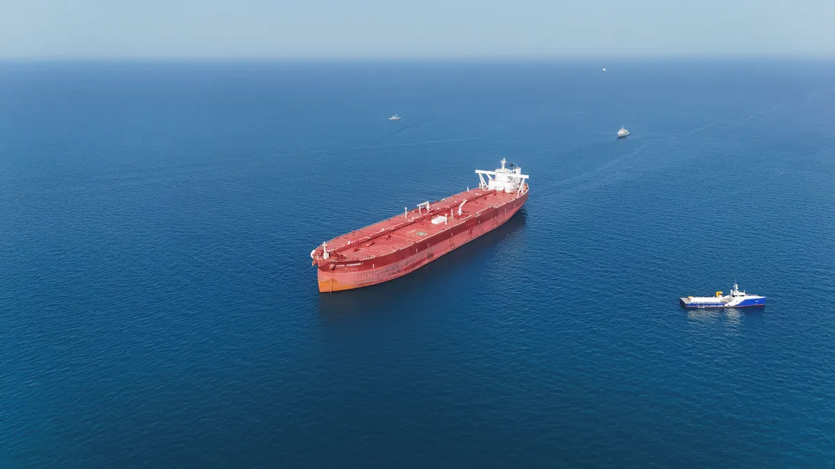 Iranski brodovi pucali na jedan tanker u Ormuskom moreuzu