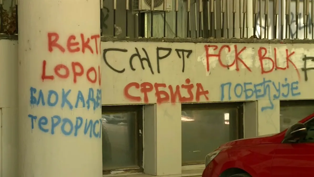 Novosađani prekrečili poruke mržnje na keju