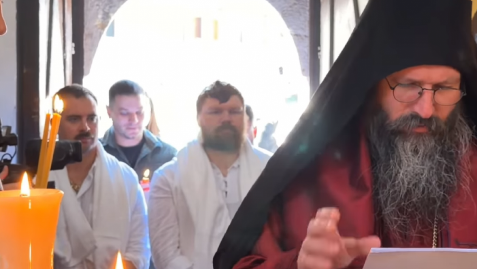 Vladika Ilarion krstio američke vojnike u manastiru Draganac