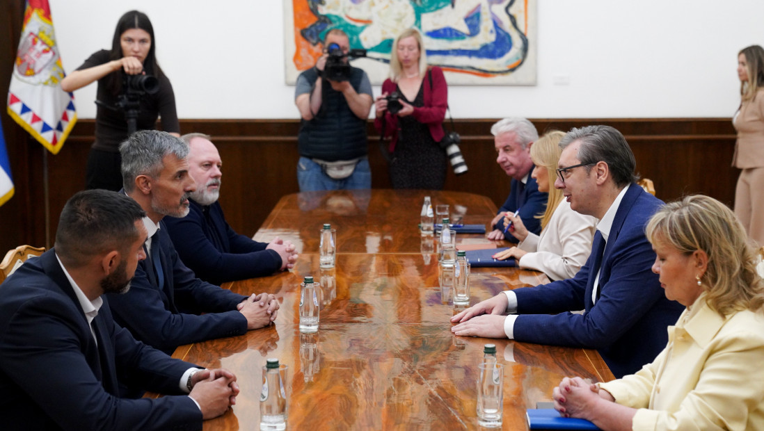 Konsultacije Vučića sa strankama: SPO i SRS