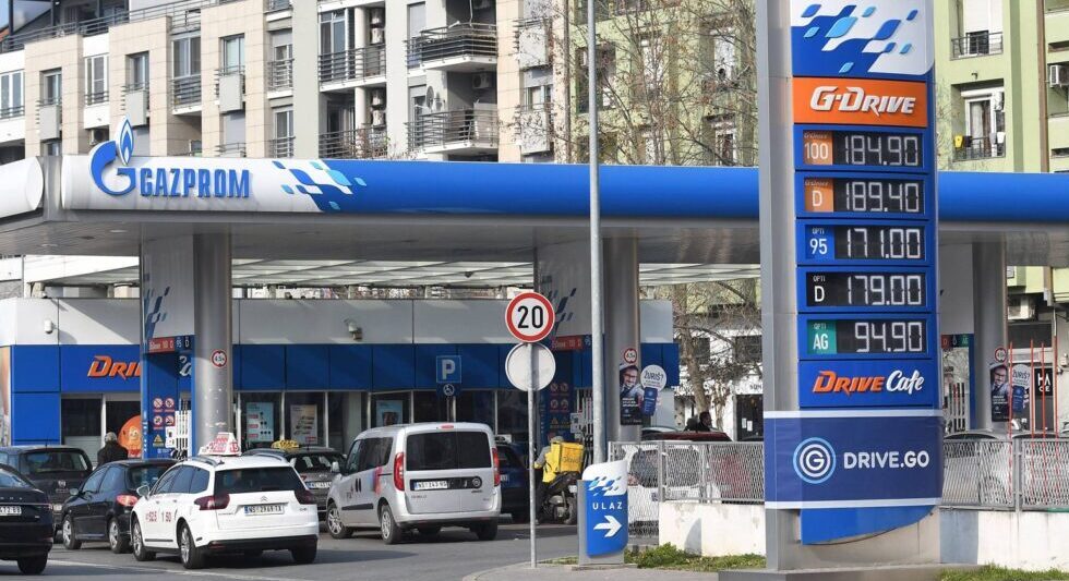 Cena Brent nafte prešla 115 dolara zbog napada Irana na UAE