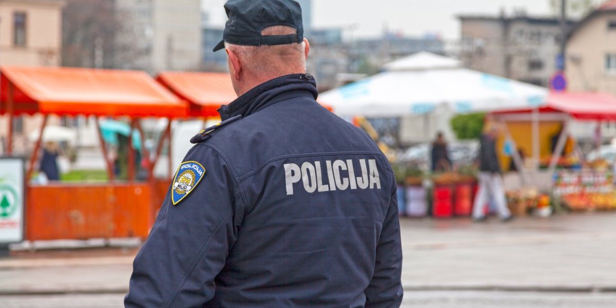 Policijsko vozilo u Hrvatskoj završilo u moru