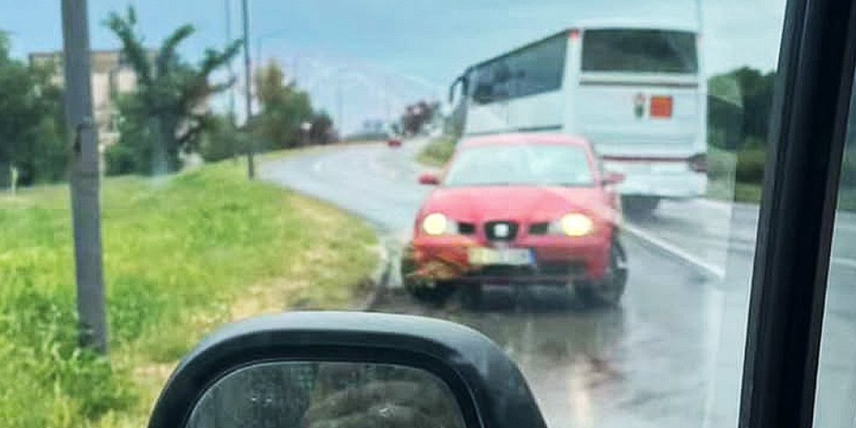 Vožnja u kontrasmeru na Kaćkom mostu u Novom Sadu