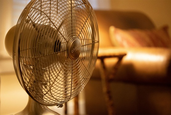 Zašto nije dobro spavati u prostoriji sa uključenim ventilatorom