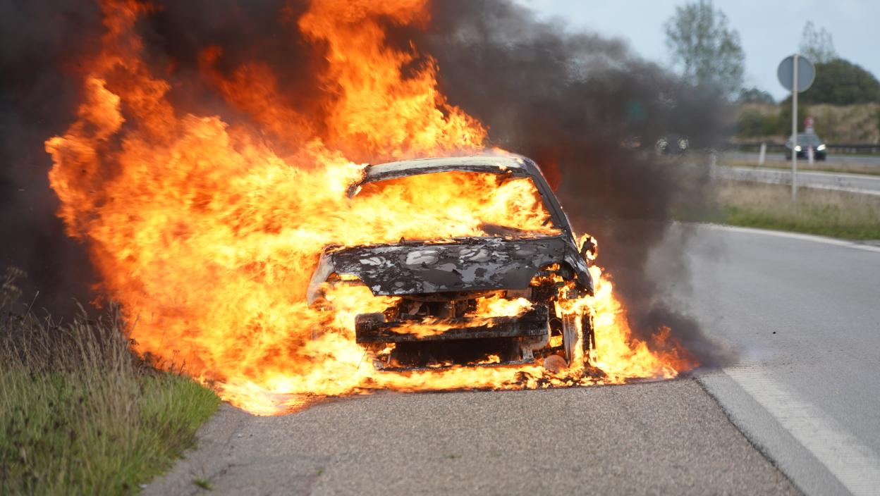 Muškarac izgoreo u automobilu kod Čačka: Ovo je uzrok jezive tragedije